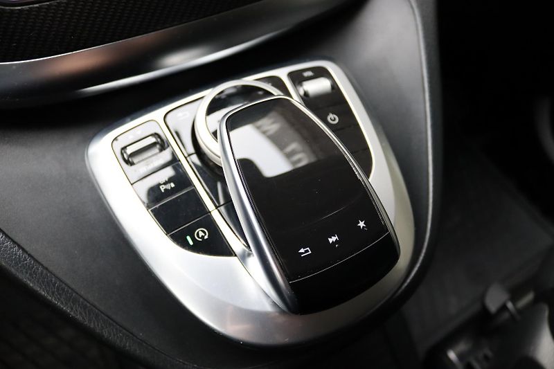 Mercedes-Benz Třídy V V 250D 4MATIC AMG PAKET 140kW - fotka 35 z 47