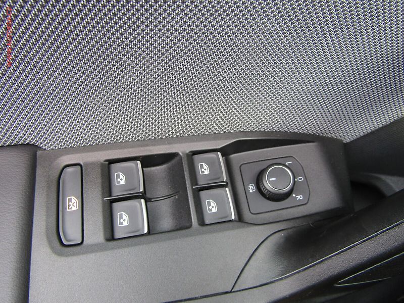 Seat Leon (2021) 1.5 TSi, ČR, Style - fotka 12 z 19
