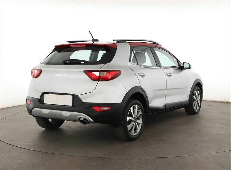 Kia Stonic (2023) Exclusive 1.0 T-GDI, EXCLUSIVE - fotka 5 z 21