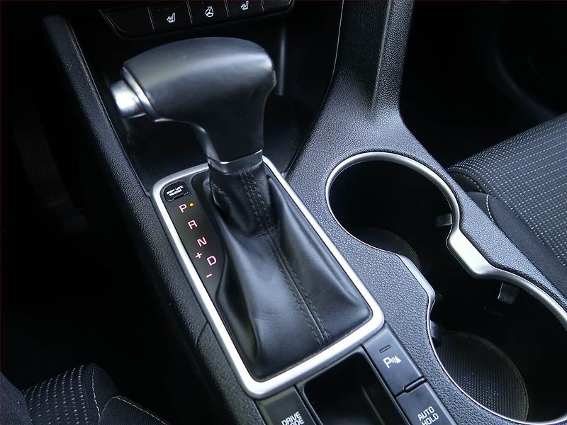 Kia Sportage (2021) 1.6 T-GDI, Automat, Serv.kniha - fotka 13 z 19