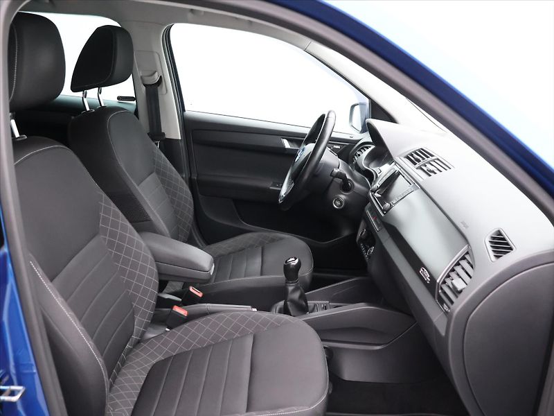 Škoda Fabia 1.2 TSI 81kW Style CZ 1.Maj. - fotka 11 z 29