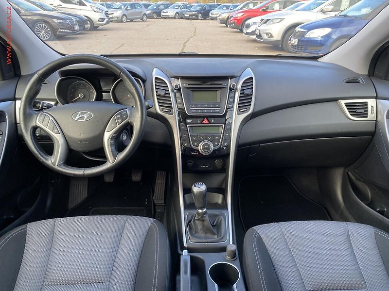 Hyundai i30 (2012) 1.6GDi, 2.maj,ČR, Trikolor - fotka 8 z 18