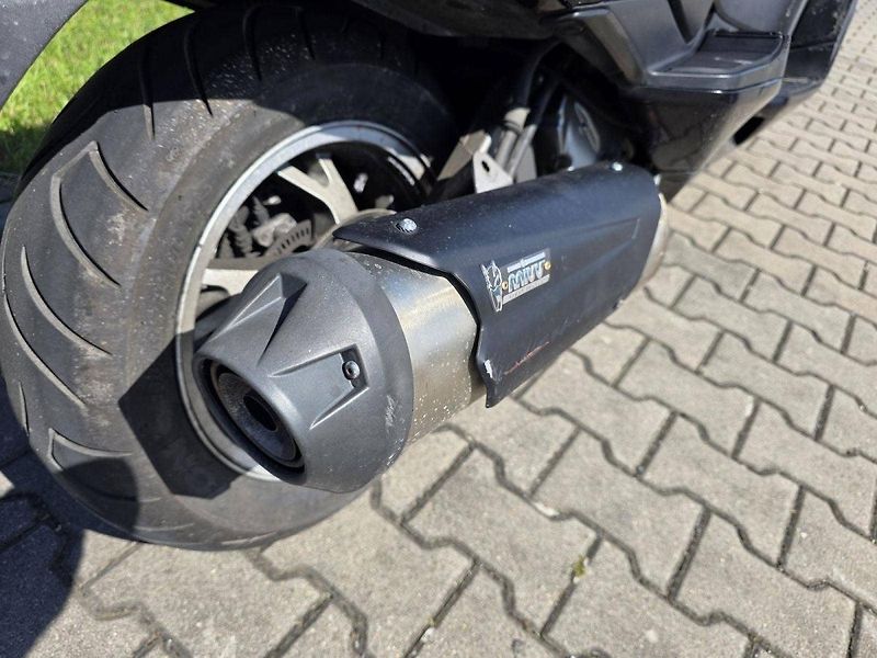 Suzuki Burgman 400 (2010) ABS - fotka 4 z 12