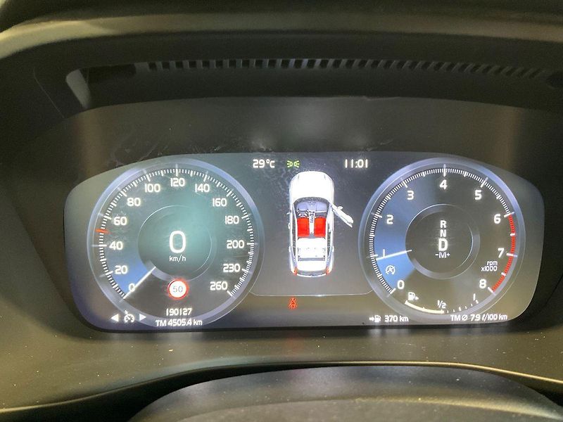 Volvo XC40 (2021) 1.5 T2 Momentum   2WD automat - fotka 15 z 18