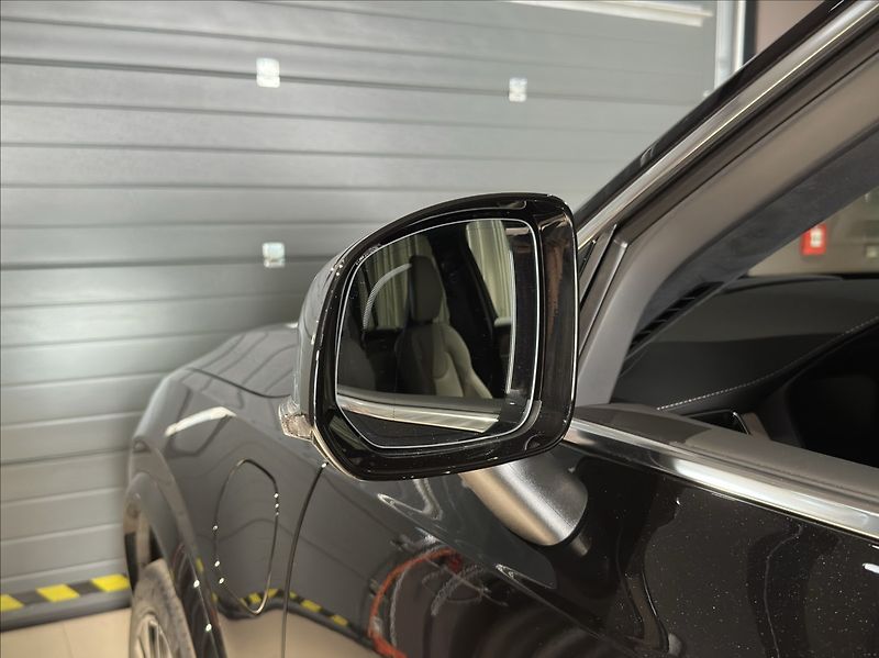 Volvo XC90 (2026) 2,0 T8  Ultra Bright - fotka 8 z 22