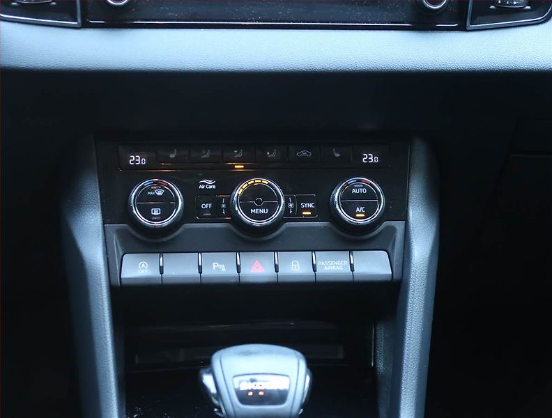 Škoda Karoq (2022) Style Plus 1.5 TSI - fotka 16 z 20