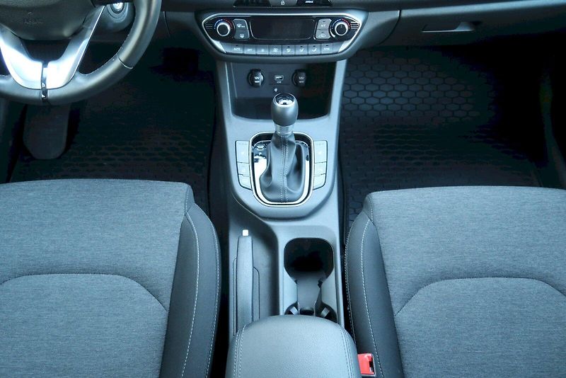 Hyundai i30 (2023) SW Smart 1,0 T - GDI DCT7 88 k - fotka 30 z 35