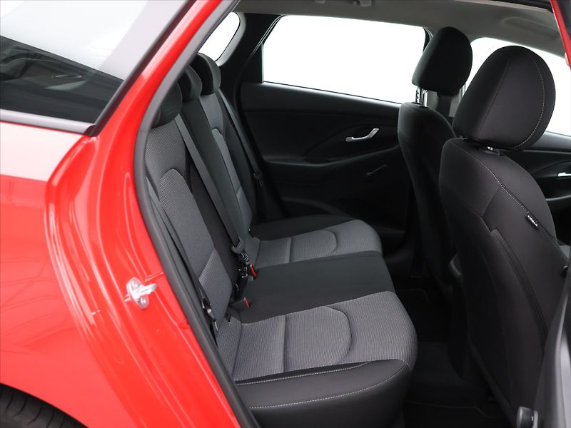 Hyundai i30 1.5 i 70kW Comfort CZ Záruka - fotka 13 z 19