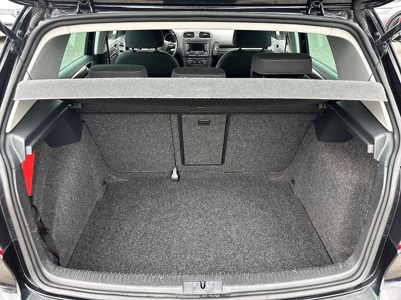 Volkswagen Golf (2012) 1.6 TDI Trend - fotka 29 z 30