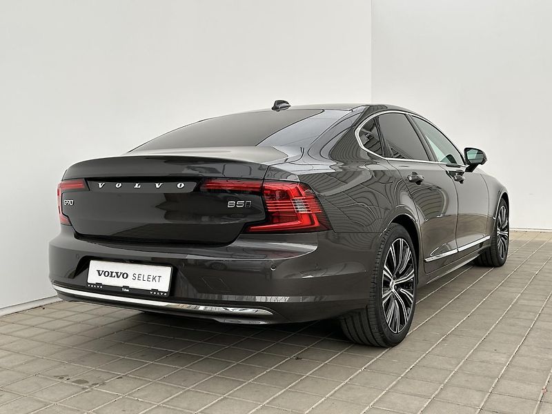 Volvo S90 2.0 B5 4x4 PLUS - fotka 5 z 31