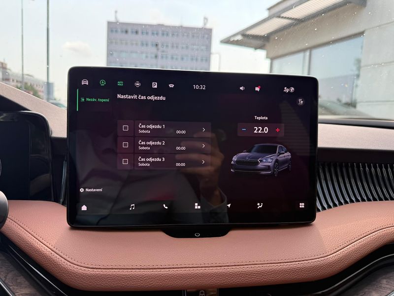 Škoda Superb L&K 2.0 TDI 142kw DSG 4x4 - fotka 17 z 28