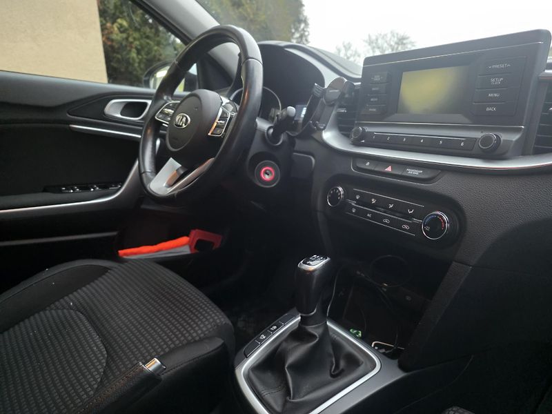 Kia Ceed 1.4-PRAV.ZNAČK.SERVIS-TOP STAV - fotka 4 z 17
