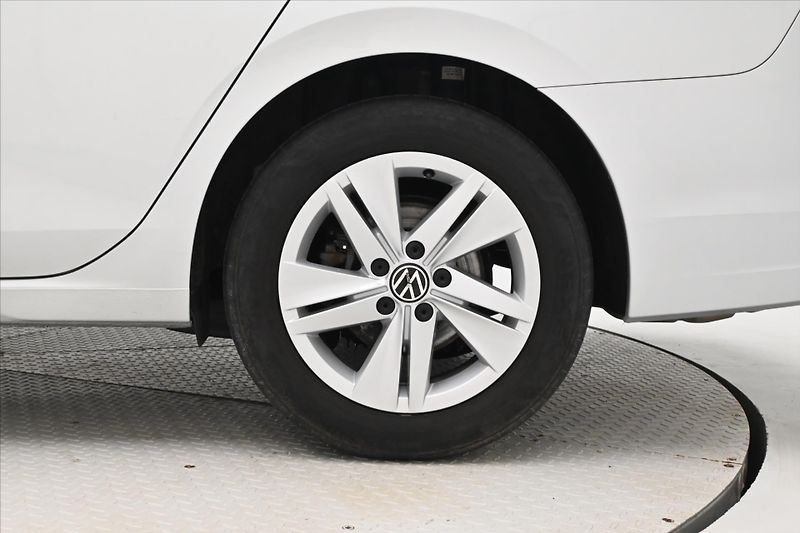 Volkswagen Golf 2,0 TDI 110kW Life LED Záruka - fotka 31 z 31