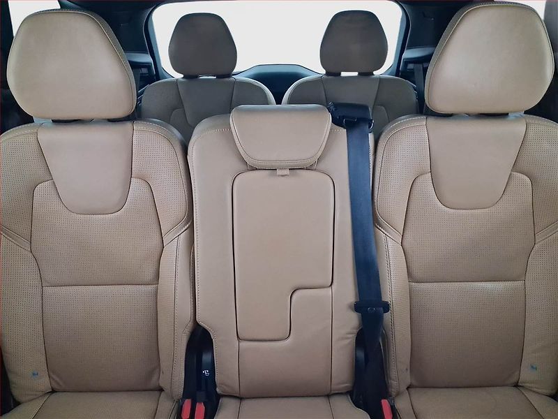 Volvo XC90 (2020) D5 AWD - fotka 10 z 27