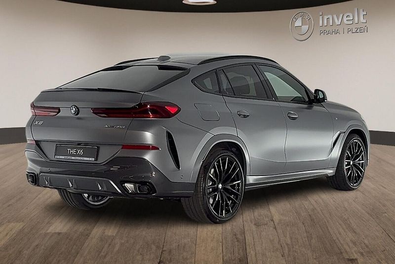 BMW X6 xDrive40d - fotka 3 z 25