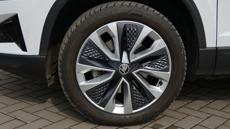 Škoda Karoq 1,5 TSI DSG Style - fotka 21 z 22