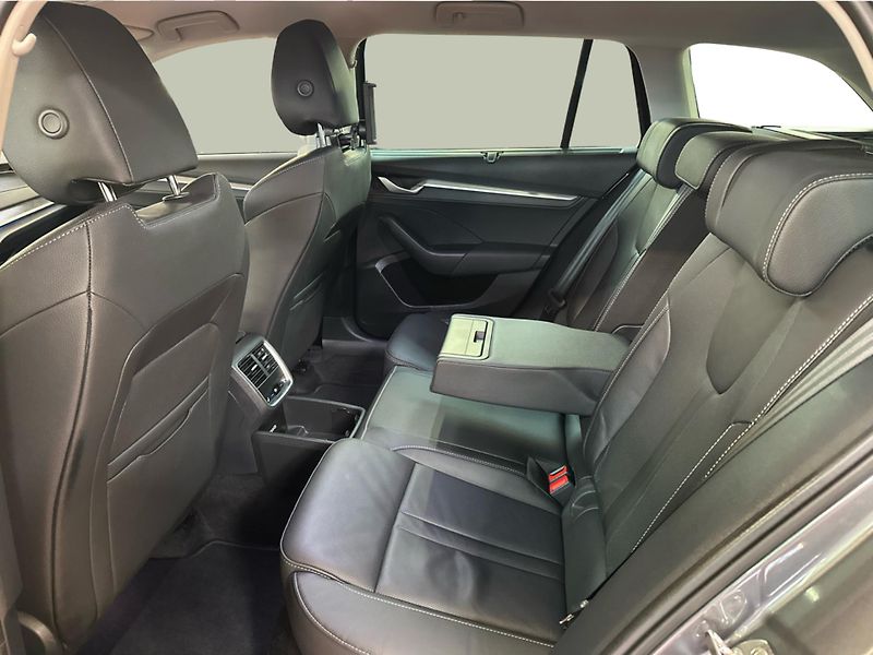 Škoda Octavia 2,0 TDI / 110 kW Exclusive Sel - fotka 12 z 25