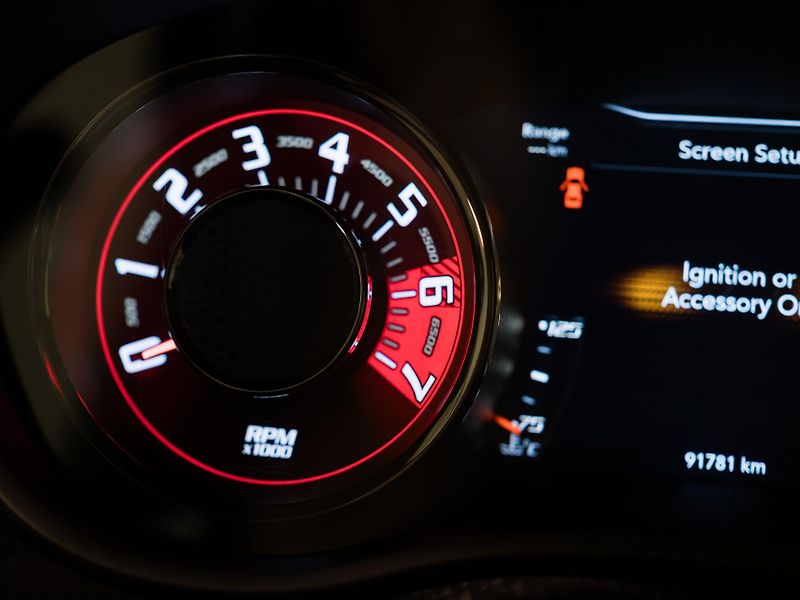 Dodge Challenger SRT HELLCAT 6.2 V8 | 527 kW  - fotka 30 z 56