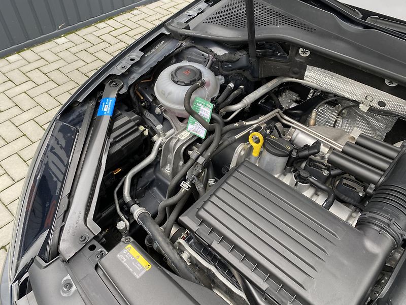 Volkswagen Golf 1.4 TSI 92kW-1xMAJ.-LED- ACC - fotka 43 z 44
