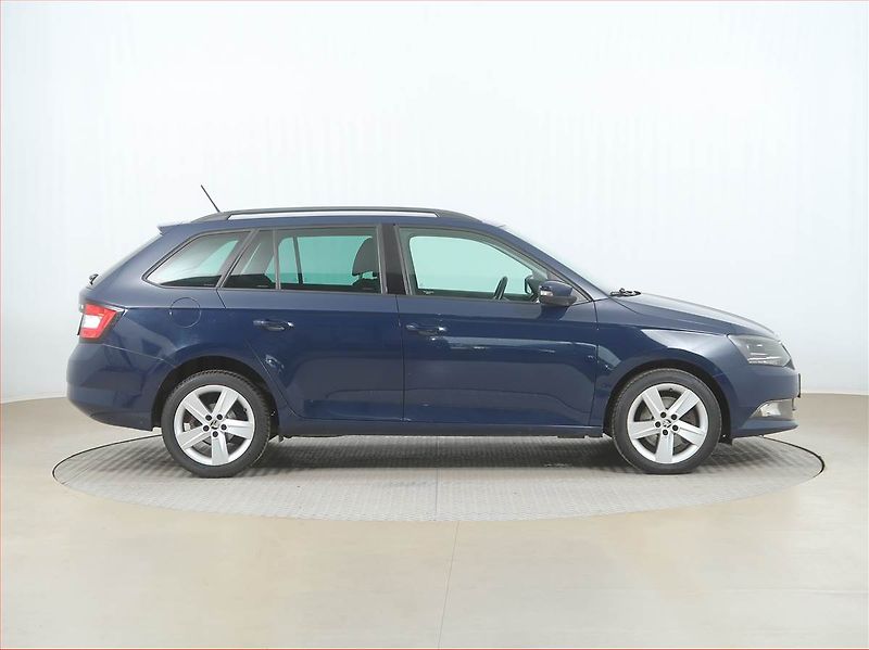 Škoda Fabia (2016) 1.2 TSI, Automat, Tempomat - fotka 6 z 17
