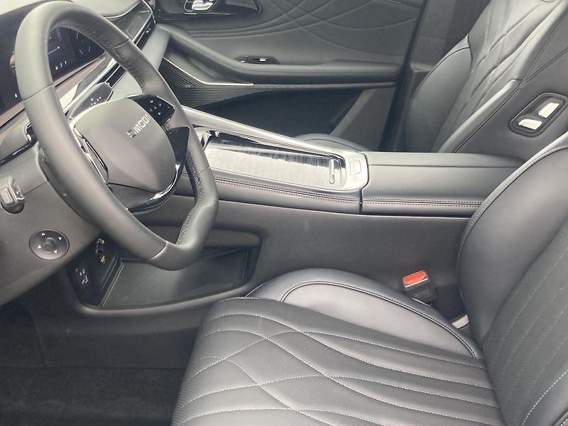 Omoda 9 PHEV (2026) Premium 1.5 TGDi PHEV - fotka 8 z 15