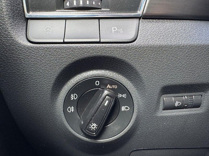 Škoda Fabia (2016) 1.2TSi Joy Navi Digi Klima - fotka 8 z 48