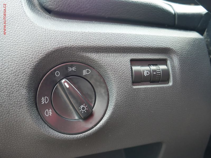 Škoda Fabia (2014) 1.6 TDi, Ambiente, TZ - fotka 15 z 19