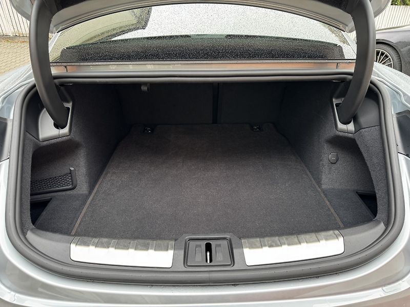 Porsche Taycan TURBO S-CARBON-MASÁŽE-BURMESTE - fotka 37 z 38