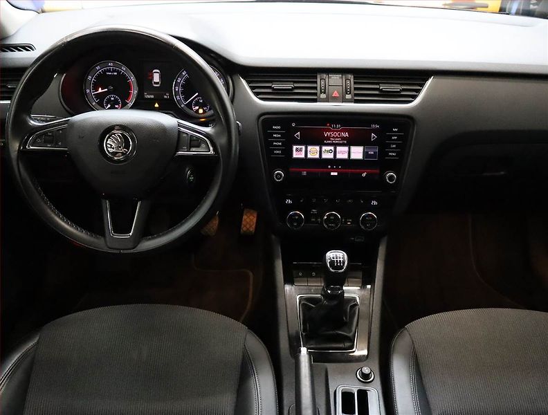 Škoda Octavia (2019) Style 1.5 TSI, Kůže, Navi - fotka 7 z 19