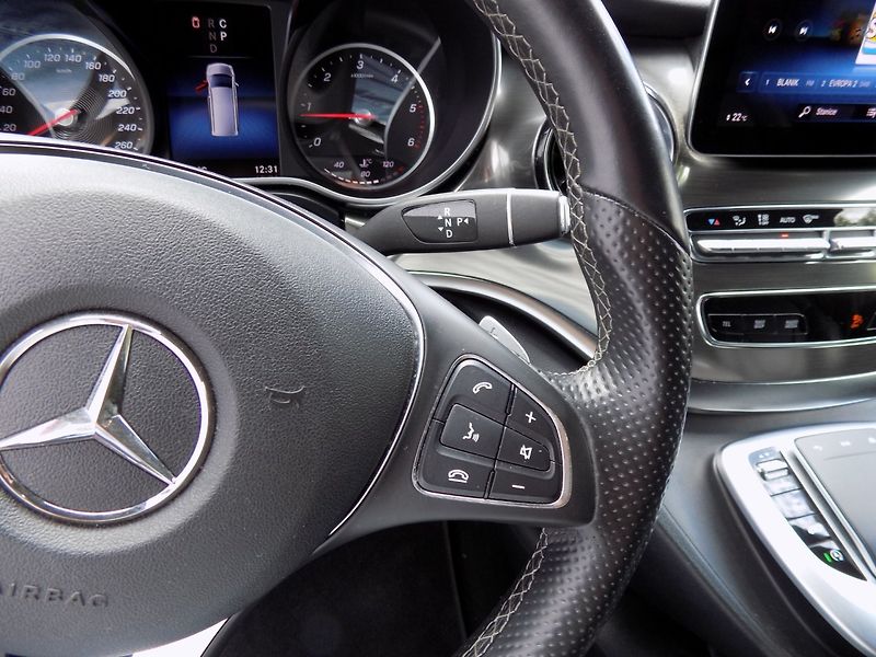 Mercedes-Benz Třídy V (2021) 300d/4Matic/Long/AMG/AirMatic/ - fotka 30 z 49