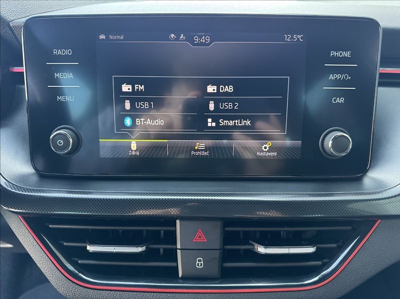 Škoda Scala 1,5 TSI MonteCarlo DPH 1maj ČR - fotka 36 z 50
