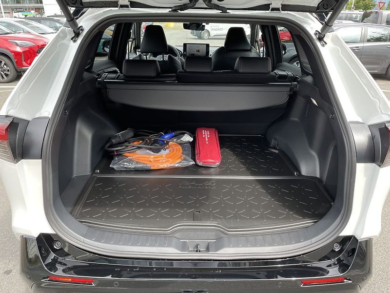 Toyota RAV4 2.5 Plug-in Hybrid Selection - fotka 6 z 29