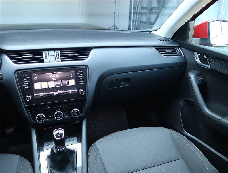 Škoda Octavia (2017) Elegance 1.6 TDI, Serv.kniha - fotka 8 z 15