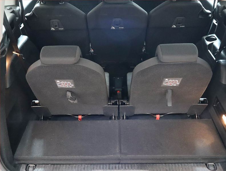 Citroën C4 Picasso (2017) 1.6 BlueHDi, 7 míst, Navi - fotka 16 z 17