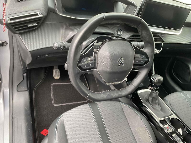 Peugeot 208 (2020) 1.2 PT, Allure, LED, kamera - fotka 12 z 19
