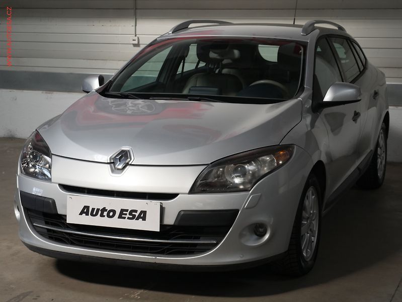 Renault Mégane (2010) 1.9 dCi, Navi, AC - fotka 3 z 18