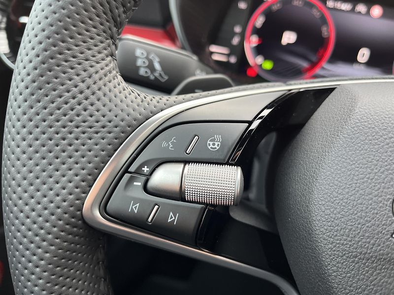 Škoda Fabia MONTE CARLO 1.0TS A7F - fotka 15 z 22