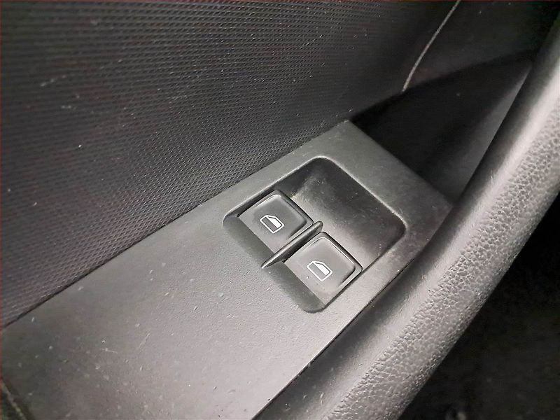 Škoda Rapid (2014) Spaceback 1.2 TSI, Serv.kniha - fotka 15 z 16