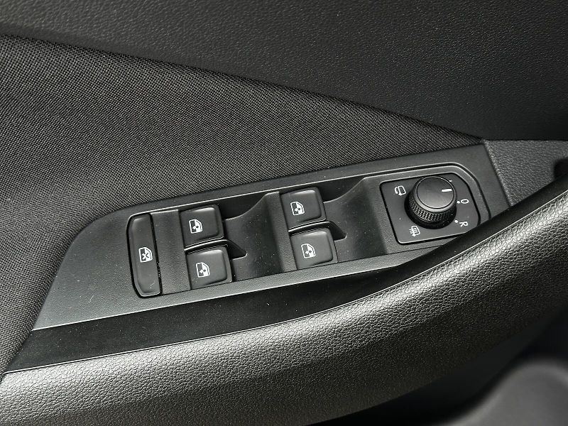 Škoda Kamiq 1.5TSi DSG Monte Carlo V.Cockp - fotka 15 z 48