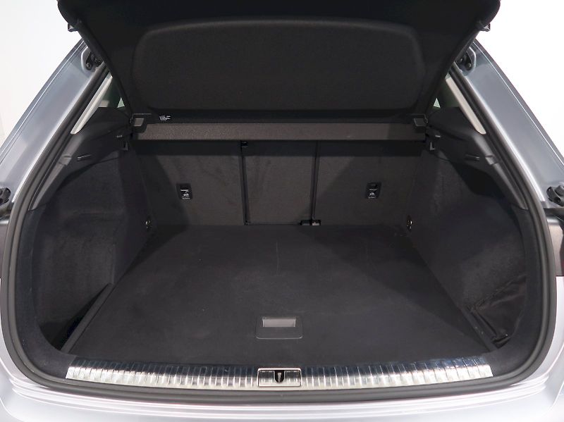 Audi Q3 (2023) S-LINE 1.5TSI 110KW AUTOMAT - fotka 37 z 39