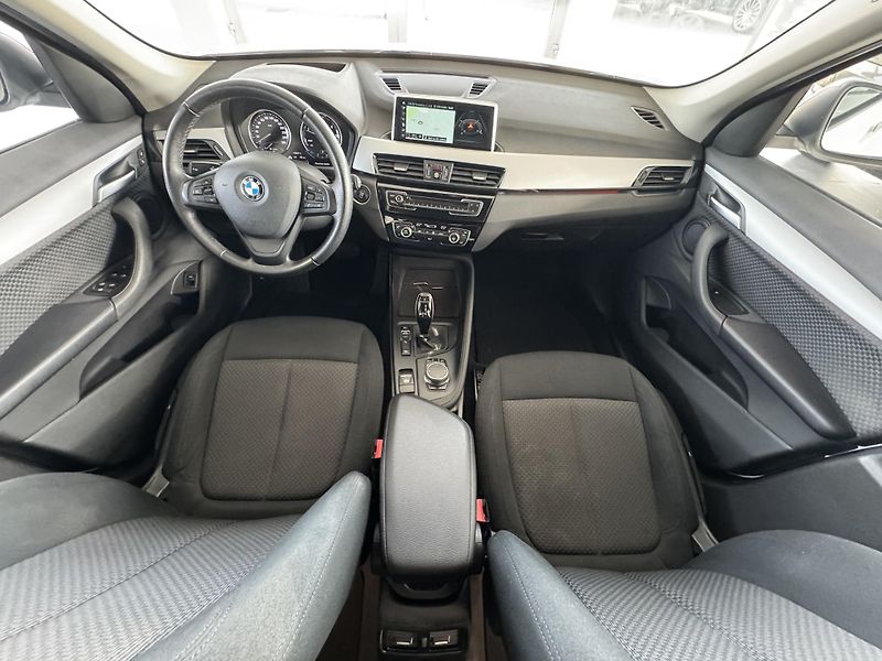 BMW X1 (2019) xDrive 18d AUT. LED NAVI TAŽNÉ - fotka 8 z 28