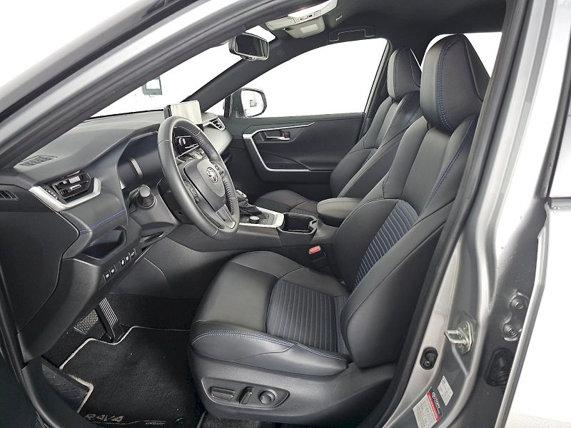 Toyota RAV4 (2025) 2.5HEV 222k 4X4 SELECTION - fotka 6 z 34
