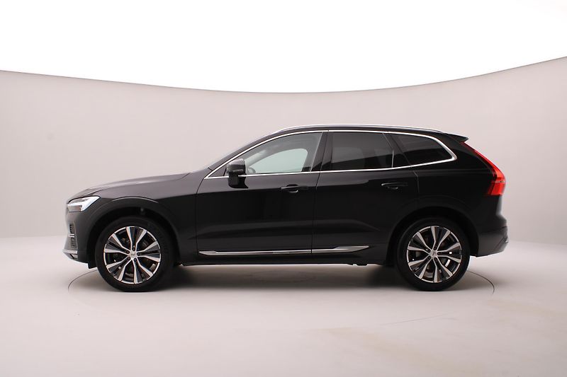 Volvo XC60 B5 AWD INSCRIPTION REZERVACE - fotka 6 z 43