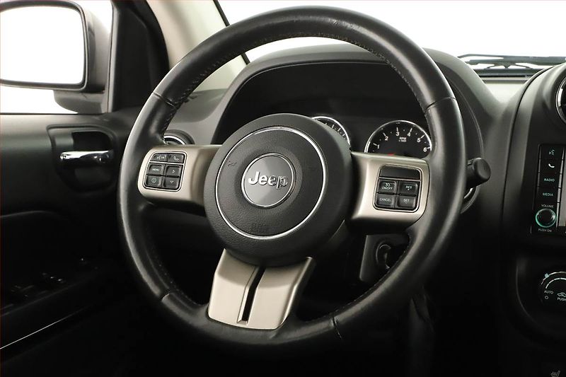 Jeep Compass (2012) 2.0, Tempomat, Vyhř. sedaček - fotka 8 z 14