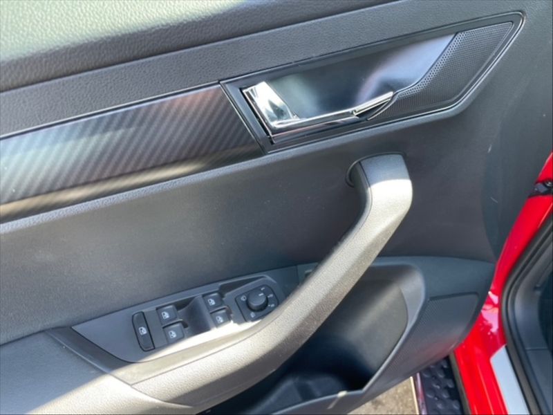 Škoda Karoq 2,0 TDI Sportline 4x4 DSG - fotka 11 z 11