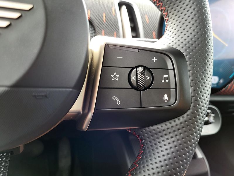 Mini Countryman SE ALL4 ELEKTRO 225kW - fotka 21 z 48