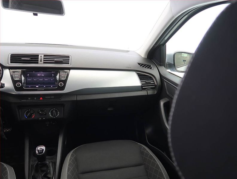 Škoda Fabia (2019) Ambition 1.0 TSI, Serv.kniha - fotka 8 z 17