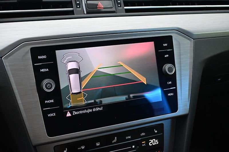 Volkswagen Passat (2021) 2.0 LED Kamera TDI - fotka 20 z 30