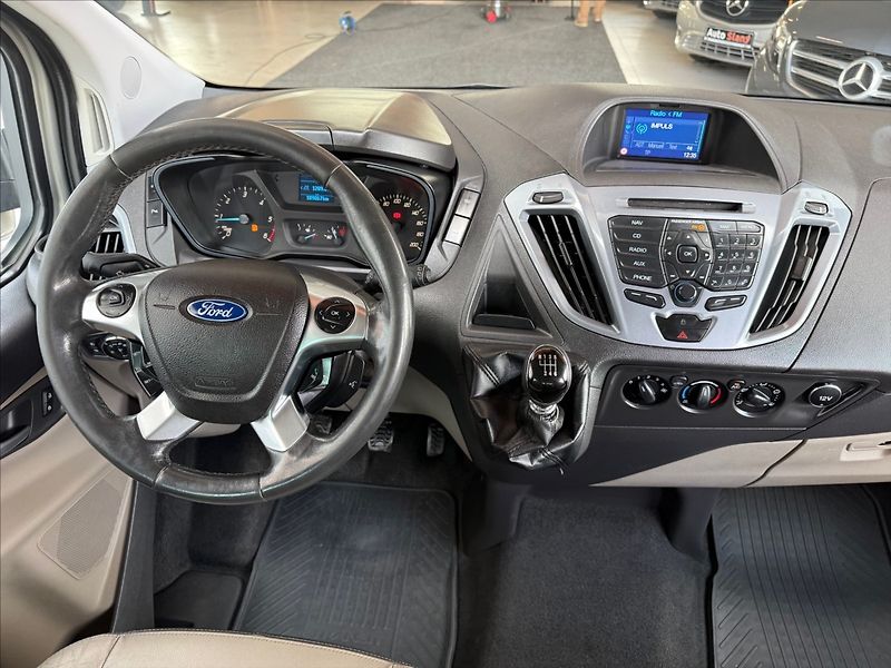 Ford Tourneo Custom 2,2 TitaniumX,92kW,po servisu - fotka 14 z 30
