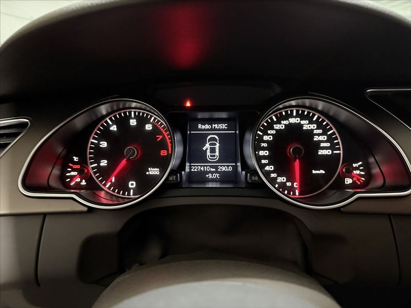 Audi A5 1,8   TFSI S-LINE BI-XEN ČR - fotka 8 z 21